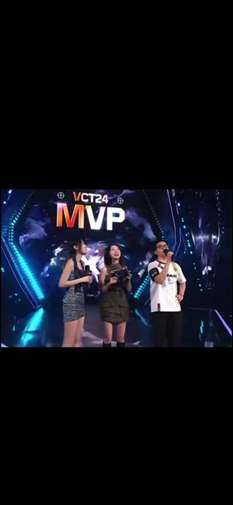 手头端把狙,瞄到的是你,小伙计,咋个比,名字都不值一提#cxy #zmjjkk #edg加油 #偷心九月天 @偷心九月天