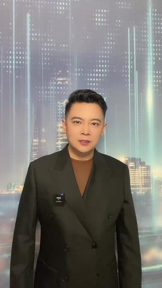 全马冠军冲线时被裁判推走 全马冠军冲线时被裁判错误拦截,这25秒谁来赔?#马拉松冠军冲线被拦截 组委会致歉#马拉松裁判误拦冠军冲线被停赛1年#大v说