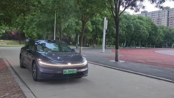 "长安启源A06的投屏功能也太香了吧 🚗💻 大屏追剧导航两不误!一键连接超简单 躺车里享受影院级体验~ 📺✨ 科技感拉满的智能座驾 你确定不试试?#长安启源 #投屏黑科技 #车载娱乐 #智能汽车 #玩转A06"
