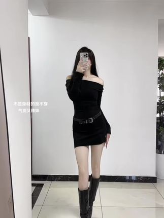 #辣妹穿搭 #黑色系穿搭 #今日穿搭 #小性感 #姐系穿搭