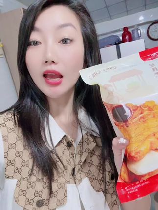 76周年国货经典美食,上海人爱吃的排骨年糕,美味在线,我家一直回购,在家就可以实现排骨年糕自由,赶紧去尝尝!#排骨年糕#点击下方小黄车购买