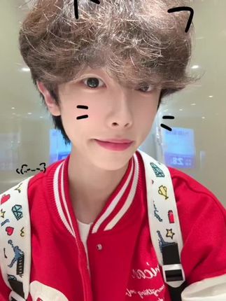 村长 我想做有钱有颜的小羊꒰ঌ(˚ᆺ˚)໒꒱#手势舞 #卷毛#SREK