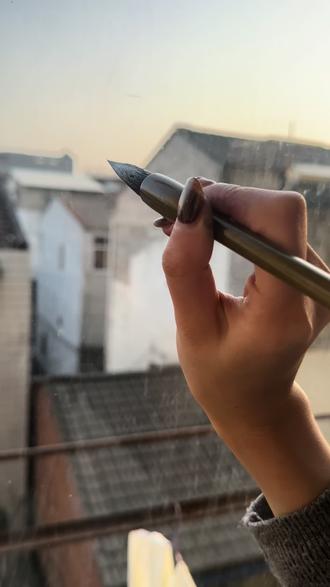 看好多人拍这个都火了,能不能让我莫名其妙小火一下#剑来陈平安 #书法第一视角 #第一视角写字 #书法最高境界 #玩啥我们都认真