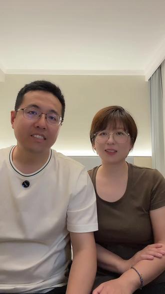 【关于直播】人到中年,慢慢明白,认真做好一件小事,就是最好的自我成长。坚持直播,只为锻炼自己、沉淀内心、梳理情绪。做一个安静治愈的聊天小窝,倾听心事,疏通心情,彼此陪伴,共同进步。
夫妻同行,三观同频,一路慢慢变好~~~
#真实对话实录 #自我提升 #普通人直播 #心情树洞