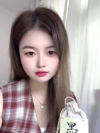 这个草本洗发皂,真的打开了我新世界的大门,真不是我夸张,这三十多年的头发真的白洗了#墨见#墨见草本洗发皂#墨见洗发皂 #洗发皂