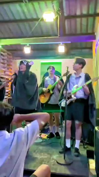 你像一块淤青,想起时总隐隐作痛。#geminifourth #温妮撒糖 #我的会长男友 #他泰 #泰剧