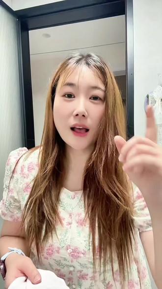 内衣一定要用专用内衣洗衣液 别再用普通肥皂洗内裤了!
普通洗护碱性强,破坏私处弱酸保护层,异味瘙痒找上门!#内衣洗衣液 #女生私密护理 #女生好物 #妇科护理小知识 #居家好物