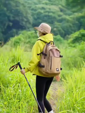普朗达冲锋衣男女同款春秋季防风防水户外情侣登山短款连帽外套女#户外穿搭 #青春活力 #户外运动爱好者