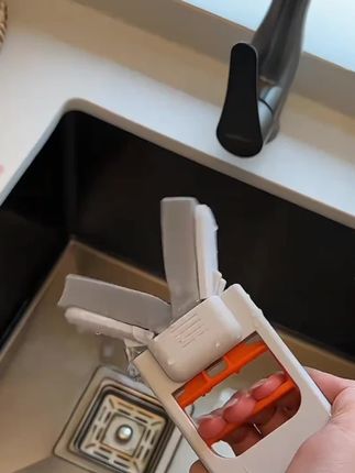 #创作灵感 能替代抹布的#迷你小拖把 做卫生手都不用碰水还不脏手,脏了用水冲洗一下就可以了,真的方便好用#生活好帮手 #迷你拖把 #超便宜超划算