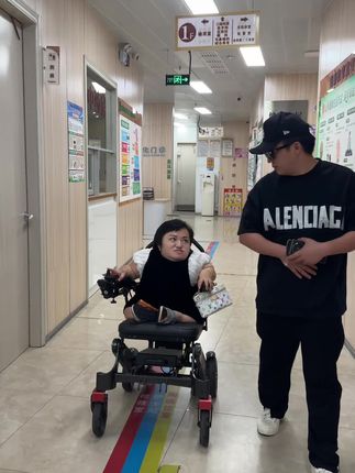 这几天我姑父 开车回家了 再加上事情多 累倒了 我姑父输液,我姑姑都陪着 #纪录美好生活 #万万没想到   #李喜梅大双哥夫妇