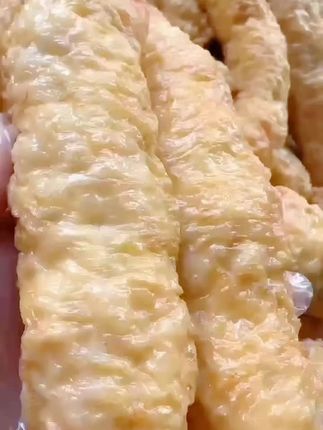 白天都没空发作品给老板们看🤔,这是咱们家的猪肉卷章,拿来煎炸煮都是非常美味的
