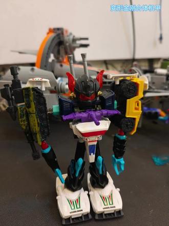 兄弟们,我用布鲁可盲盒玩具合体了变形金刚机甲-混天豹。一起来看看合体过程吧。#布鲁可盲盒 #布鲁可变形金刚 #玩具 #混天豹 #真实生活分享计划