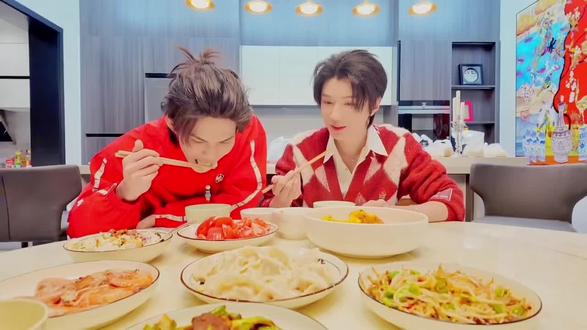 啊啊啊啊啊啊怎么这么幸福啊
#云旗#郝熠然