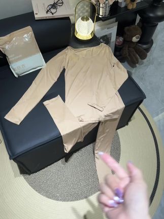 冬天跟我一样怕冷又爱美的姐妹,蕉婷这个秋冬美肤衣套装,现在这个价买一送一,刷到的姐妹赶紧薅!#贴身衣物 #美肤衣 #保暖不臃肿 #超便宜超划算 #精致女人必备