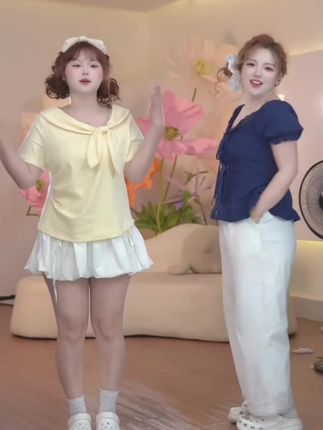 #休闲穿搭 新款设计 海军风蝴蝶结T恤上衣