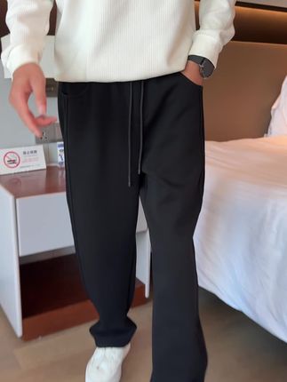 秋季穿这款直筒弯刀卫裤,百搭显腿长#百搭神裤 #男友穿搭 #一周穿搭潮裤 #显瘦显高 #休闲穿搭