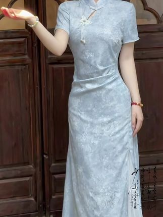 俏娘鱼旗袍裙子女款爆款2025新款夏季新中式年轻款日常古法前开叉#改良旗袍穿搭 #中式美学服饰 #优雅气质 #旗袍 #出游穿