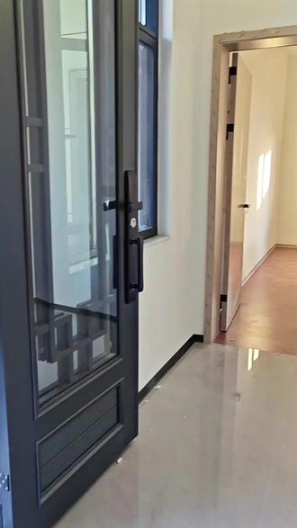 孙工匠踢脚线颜色搭配心得:小细节定格调
踢脚线虽不起眼,却是衔接墙面与地面的“视觉桥梁”,选对颜色能让全屋质感翻倍;孙工匠踢脚线,深耕踢脚线领域,比你更懂家的需求✨ #铝合金踢脚线 #荆门装修 #荆门踢脚线#荆门踢脚线孙工匠 #孙工匠踢脚线