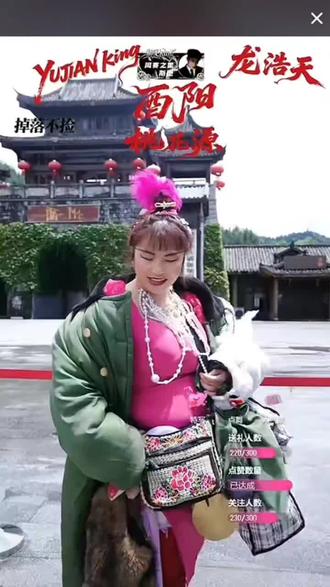 618王大锤做客遇见king,开场一句话不说做到1万+ 王大锤越来越优秀了,控场能力也是练出来了,直播间节目效果拉满#上热搜#户外直播现场 #龙浩天男团 #遇见king #霸总斯也