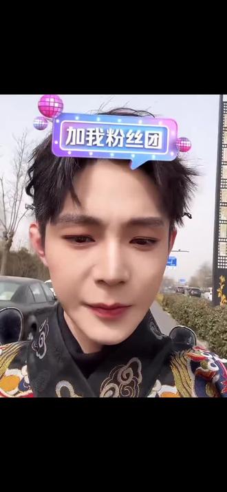 几千万粉丝的大网红到了开封也得坐三蹦子。高迪,能坐到大爷的三轮车,你幸运去吧!#高迪万岁山 #开封三蹦子