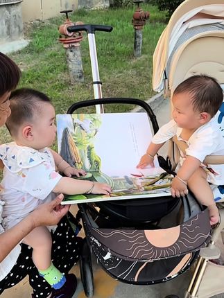 触觉发育好的孩子情绪会更稳定,让宝宝多玩触摸书,刺激感官发育#触觉训练 #启蒙早教#专注力培养 #触摸书#母婴好物