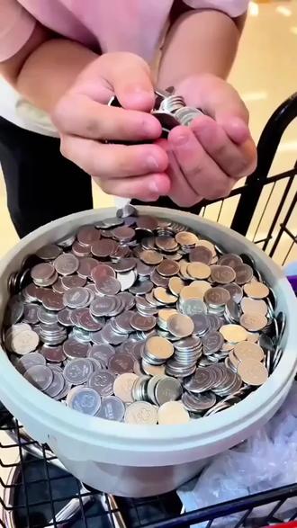 全国连锁的joymark居然60多700个币?两币一抓 还能存着慢慢玩 怪不得都来抓娃娃了#抓娃娃 #一般人不告诉他 #遛娃好去处 #夹娃娃