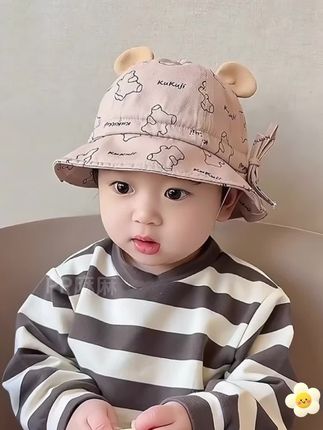 姐妹们快看过来,我最近发现了一款宝藏宝宝渔夫帽,简直太萌了!它特别适合小月龄的宝宝戴,而且还是纯棉材质的,摸起来软绵绵的,超级舒服,宝宝戴着也很轻盈,不会觉得压头。这个秋天给宝宝安排这样一顶小帽子,既好看又能保护头部不受凉,真的太合适了!#宝宝帽子 #儿童帽子 #宝宝渔夫帽 #宝宝盆帽 #婴儿渔夫帽