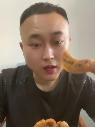 这个猪油渣真的一点儿都不油,就你拿完之后手上都没有油,关键又酥又脆,嘎嘣脆,真的很香!!!#猪油渣