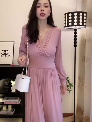 秋季新款时尚名媛气质法式长袖连衣裙V领高腰女秋装收腰显瘦#秋季新款 #连衣裙 #收腰显瘦 #遮肉显瘦 #时尚连衣裙