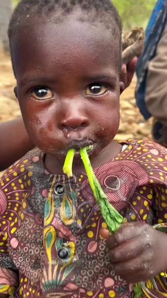 “龇牙包”又莫名其妙哭上了~为啥啊😅#这孩子多少有点倔脾气 #创作者中心 #创作灵感 #人类幼崽#非洲