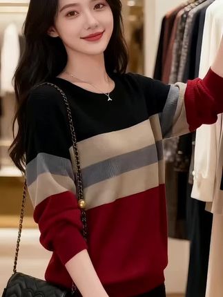 秋冬新款宽松显瘦简约时尚针织上衣加肥大码女装拼色圆领套头毛衣#针织衫 #时尚卫衣 #时尚减龄穿搭 #打底衫搭配 #美搭尽显女神范 @抖加🔥上热门🔥dou+🔥热点宝 @DOU+上热门
