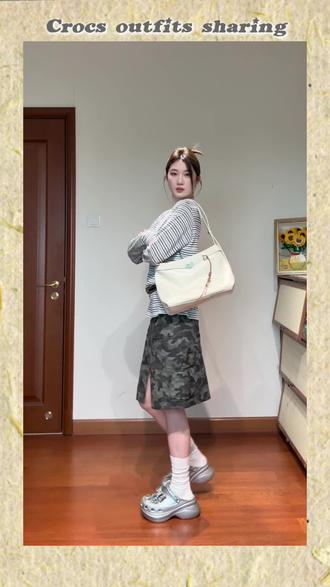 五一出去玩只带一双洞洞鞋真的够了! #Crocs洞洞鞋 #crocs璀璨蝴蝶鲸鱼洞洞鞋 #显瘦增高