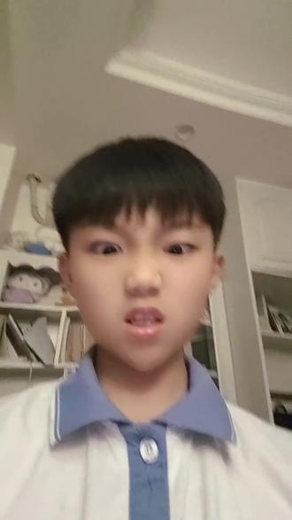 有人偷了我三块水果蛋#偷拍玩抖音的你