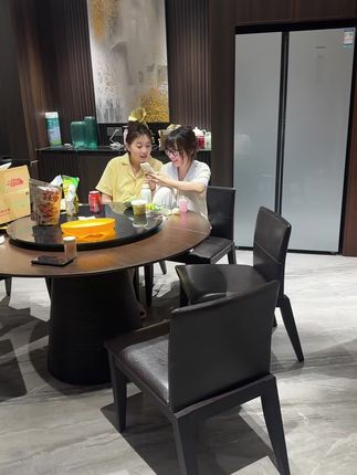 大力推荐给每一位朋友的一款养发乳,超级好用,特别那种沙发,烫发,染发的朋友才需要用呢,快点用起来