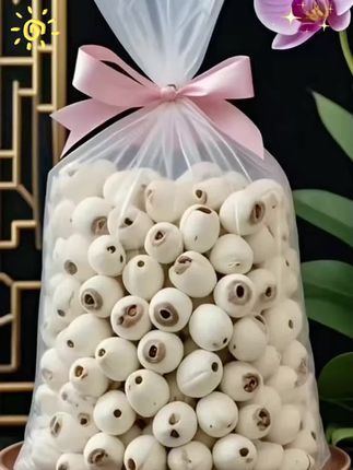 湖南去芯白莲子 正宗湖南去芯白莲子,产地直供!颗颗饱满圆润,粉糯香甜。全程无熏硫、无漂白,做法多样,煲汤、煮粥、做甜品都合适,煮时不用提前泡发,厨房小白也能轻松拿捏,快把这湘味珍品带回家!#好物推荐🔥 #厨房好物 #优质农产品 #超便宜超划算 #白莲子