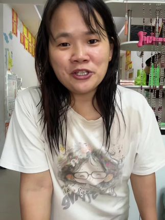 像我这种敏感肌用东西很讲究不求贵的,求的是好用的,它的成分特别适合我这种黄皮,很温和没什么味道,每次用的时候不用挤太多,一盒能够用大半年了#日常护肤 #美妆好物 #水乳套装@DOU+小助手
