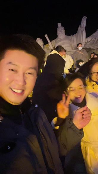 开心时刻 篝火晚会让大家放飞自我#热门#三国小镇#篝火晚会#打卡