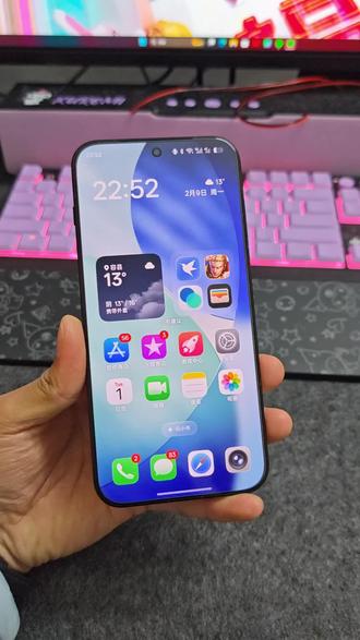 这款图标加上这个壁纸,还原度只能说一般,但是也够用#玩机技巧 #玩转数码