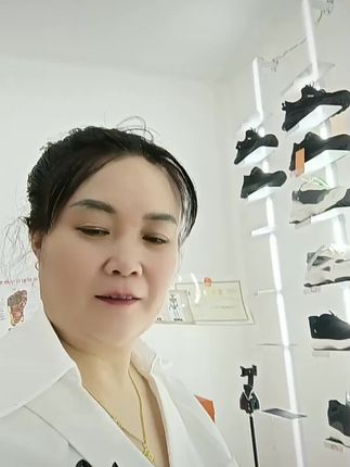 有的不相信我们这鞋有多好穿!通经络祛寒湿!脚上汉脚臭穿了这鞋都改变了#步力宝智能按摩鞋是我们的健康之宝@招商银行App #开学有新招 #