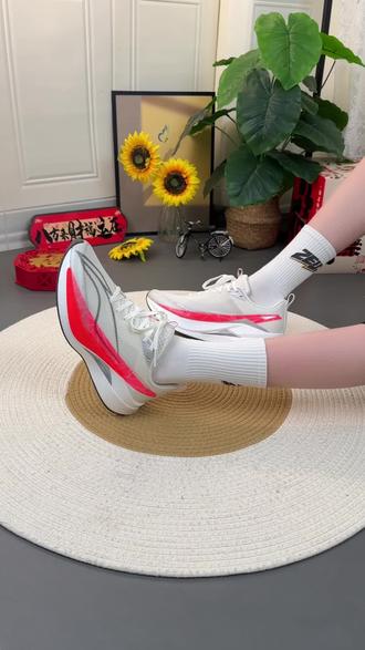 儿子的体考战鞋备好了!陪儿子在商场看中的李宁赤兔9 pro,你们看现在这里才多少!家有孩子要体考的不知道买什么鞋子的,这双可以放心入手!#李宁赤兔9 #跑鞋 #跑鞋推荐 #好鞋推荐#无限回购的宝藏单品