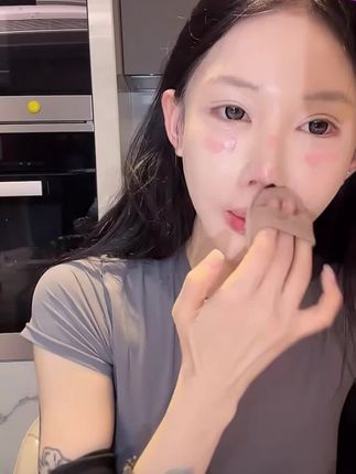#薛小婉 #薛小婉任权 这款液体腮红真的巨巨巨好看 用了它都可以省掉眼影了 特别有氛围感#韩妹妆