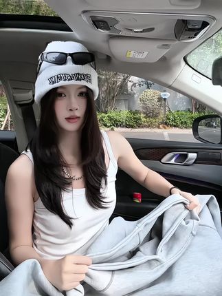 早秋的第一件卫衣真的很好穿#男女同款穿搭 #秋季搭配 #连帽卫衣 #卫衣 #ootd穿搭