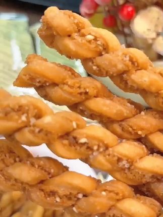 「香酥脆爽!天津老字号桂发祥十八街麻花,没尝过的都给我冲!#零食推荐 #好吃到停不下来