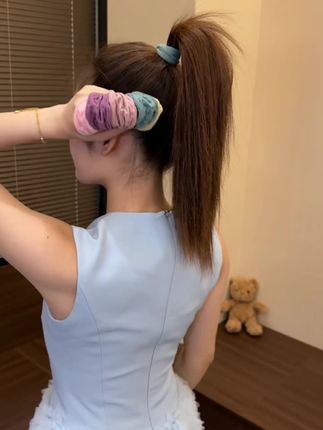 #真的,你试试这个面膜皮筋,接触面积大,怎么扎都是这种挺立的马尾,赶紧扔掉你的旧发圈吧。快来试试这个好看的面膜皮筋,加宽加厚,高弹力,不勒发、不伤发、不易变形,轻松扎出高马尾,买一次就够用一整年了。#加宽皮筋 #发宽头绳