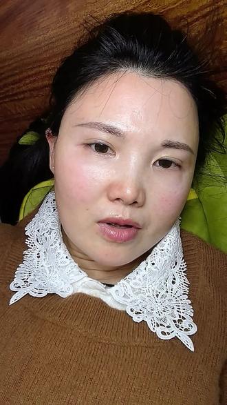 #打耳洞 #耳钉 #亚克力耳钉 实实在在的经验啊,刚刚打好几天的耳洞真的只能带这个耳钉,一点也不痛