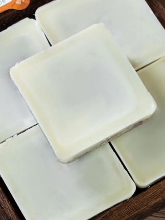 佳仙锅主菌汤火锅底料小方块牛油不辣清汤冬日火锅底料#冬日火锅底料 #不辣清汤底料 #小方块火锅料 #牛油菌汤底料 #家庭火锅食材