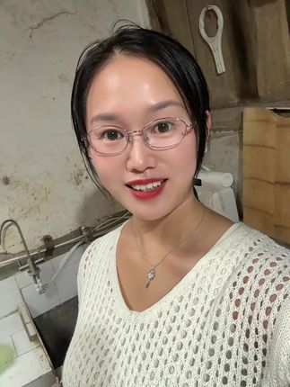 我又怎么敢带你回家,我怕你住不惯木头房子,烧不来柴火灶,闻不惯鸡💩味儿😮💨#我的农村生活