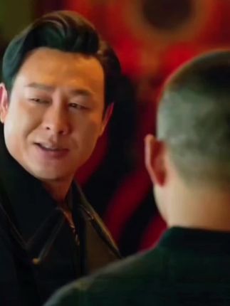 家人们!甘肃民勤头茬蜜瓜,现摘现发💥 看看这藤上挂着的金黄果子,新鲜度拉满!, ✅ 地理标志认证 :包装有“民勤蜜瓜”地理标志 + 授权编号,检察部门专项整治商标盗用,直播还会展示产地坐标、农户采摘,假一罚十,正品稳稳的✔️#新鲜采摘 #优质农产品 #甘肃民勤蜜瓜 #快来一起尝个鲜 #宝锦助农