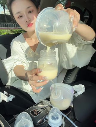 既可以手扶也可以免手扶,这个吸奶器也太香了吧#吸奶器推荐 #追奶 #涨奶 #堵奶 #乳腺炎