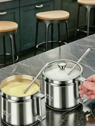 德国316不锈钢辣椒油专用罐 德国品质辣椒油专用罐,采用316不锈钢材质,安全耐腐。可装辣椒油、食盐等调料,耐高温属性适配热油浇灌,密封设计锁鲜防潮,厨房收纳整洁有序,实用又耐用。 #好物推荐🔥 #厨房必备神器 #厨房好物 #好物推荐达人 #好物推荐分享